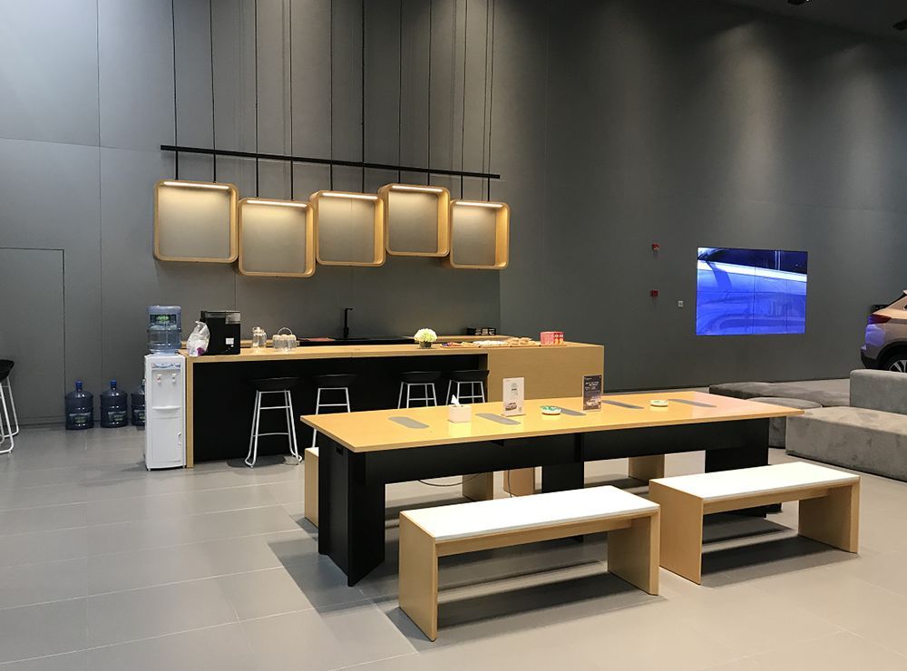 探店威马EX5：造车新势力的4S店有何不同？EX5有啥优缺点？